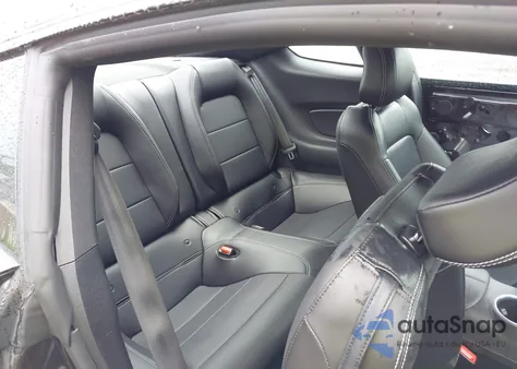 2022 Ford Mustang Ecoboost Premium Fastback z USA, uszkodzony, nr VIN 1FA6P8TH2N5144669